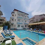 Karatas Apartmanhotel 3*