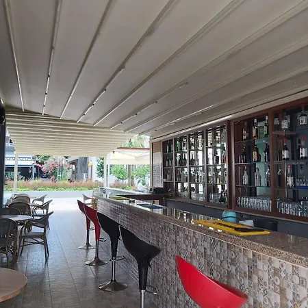 公寓式酒店 Karatas 马尔马里斯