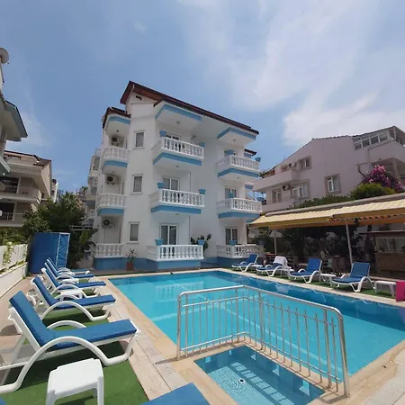 Karatas 公寓式酒店 3*