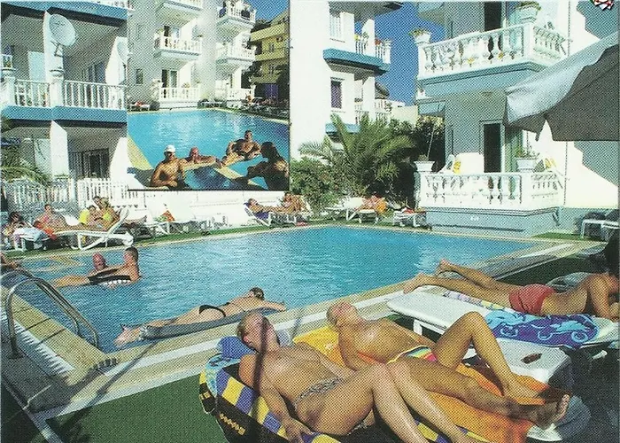 Aparthotel Karatas 3*