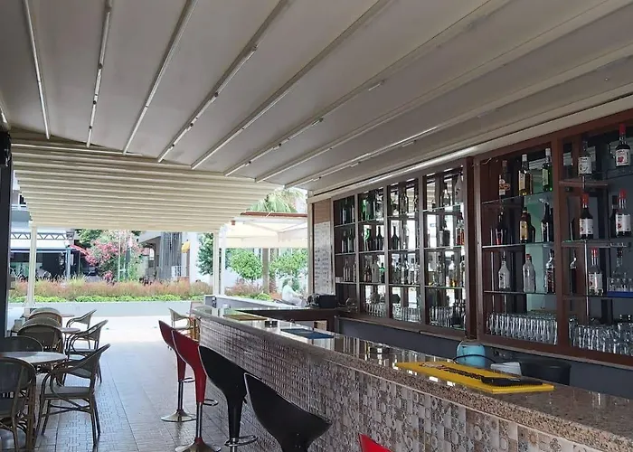 Ξενοδοχείο με διαμερίσματα Karatas Μαρμαρίς