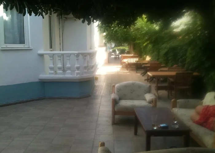 Ξενοδοχείο με διαμερίσματα Karatas Μαρμαρίς